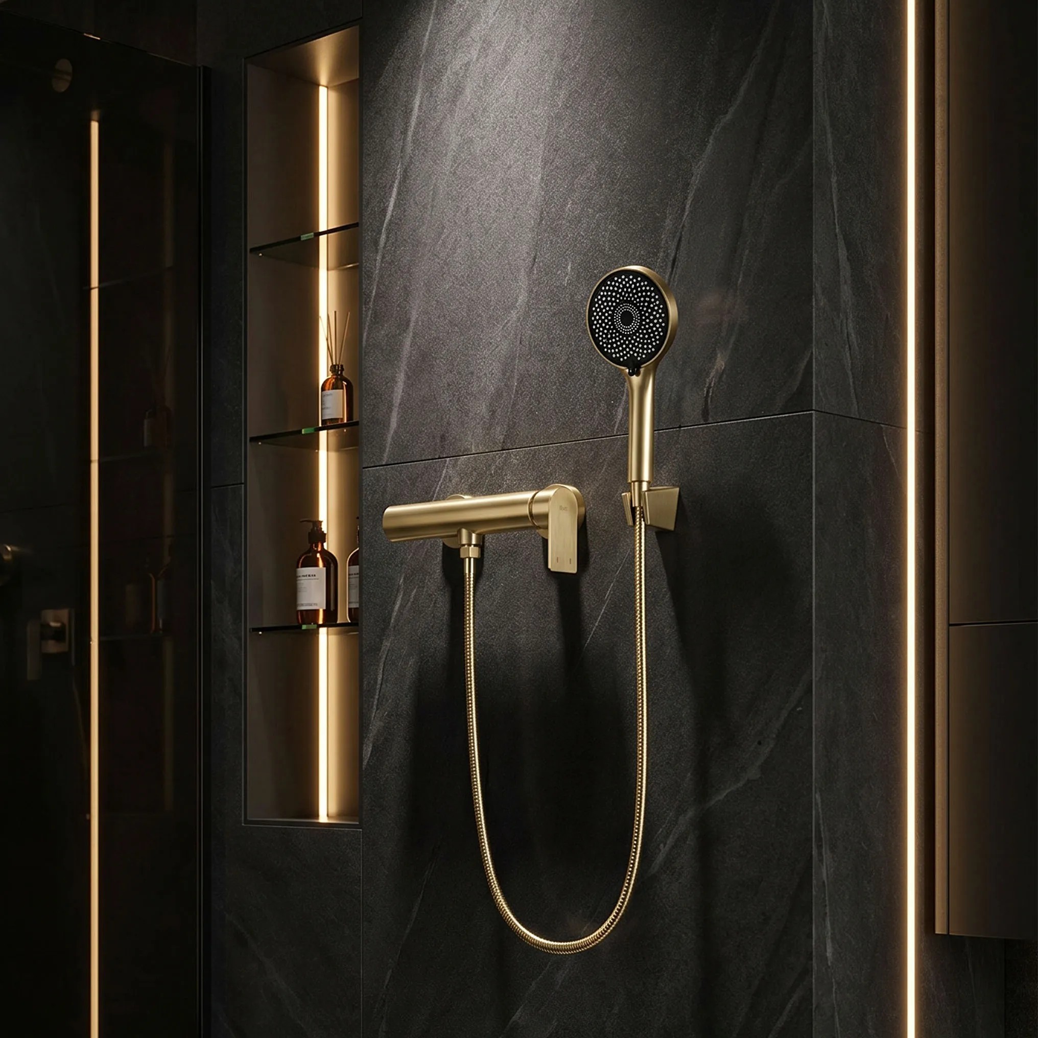 REA brusearmatur HUNTER Børstet guld, 7x26x8,5cm